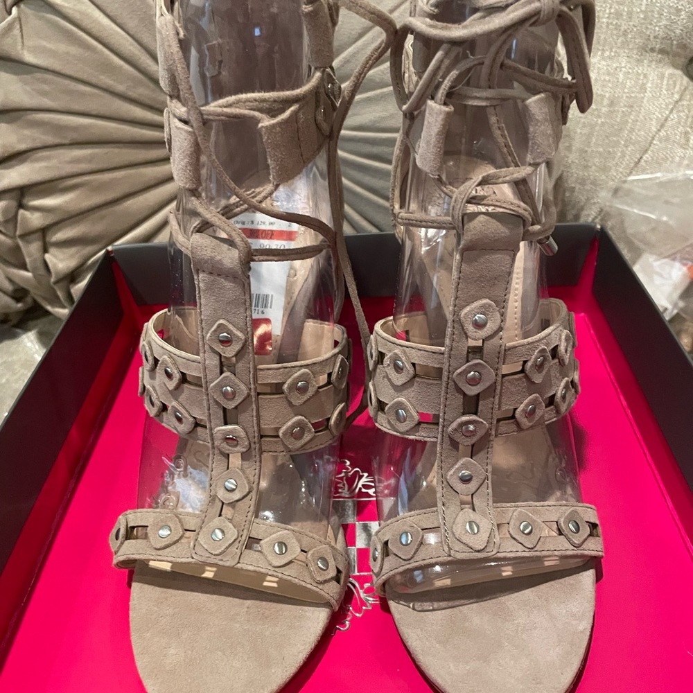 NEW Vince Camuto heels. Size 9